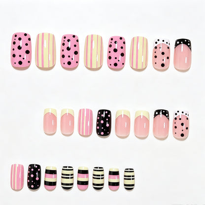 Künstlerische geometrische Nagelkunst-Tipps Brehn