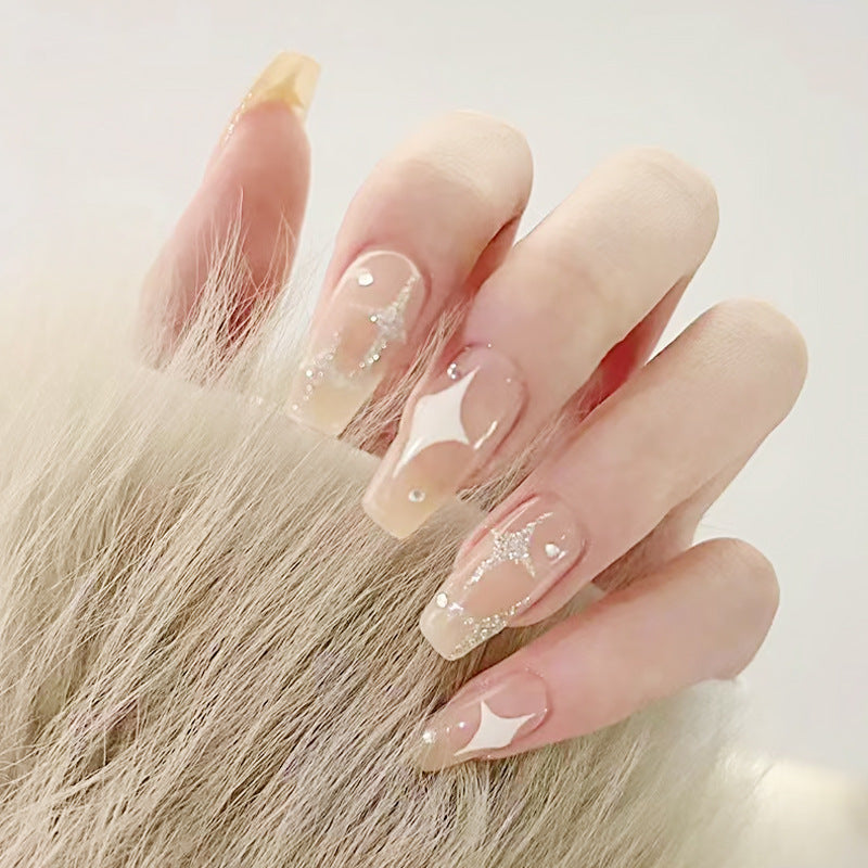 Kreatives Kunstnagelset mit elegantem Glitzer-Design Brehn