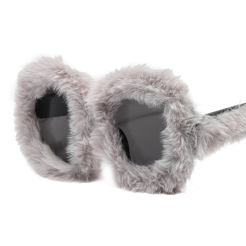 Damen auffällige Oversize-Sonnenbrille mit einem einzigartigen Felltouch Brehn