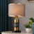 Moderne Tischlampe mit geometrischem Design