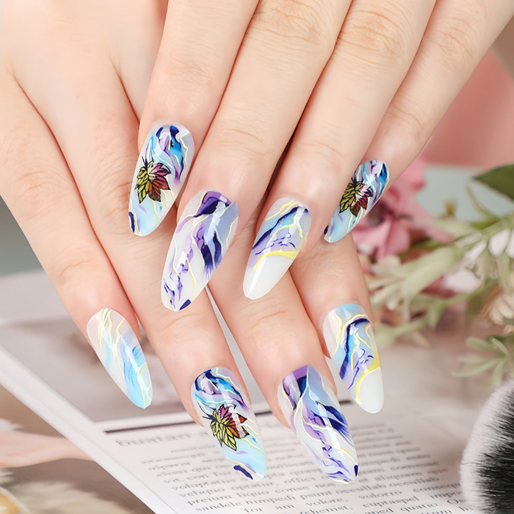 Kunstnägel im eleganten Floral-Design Brehn