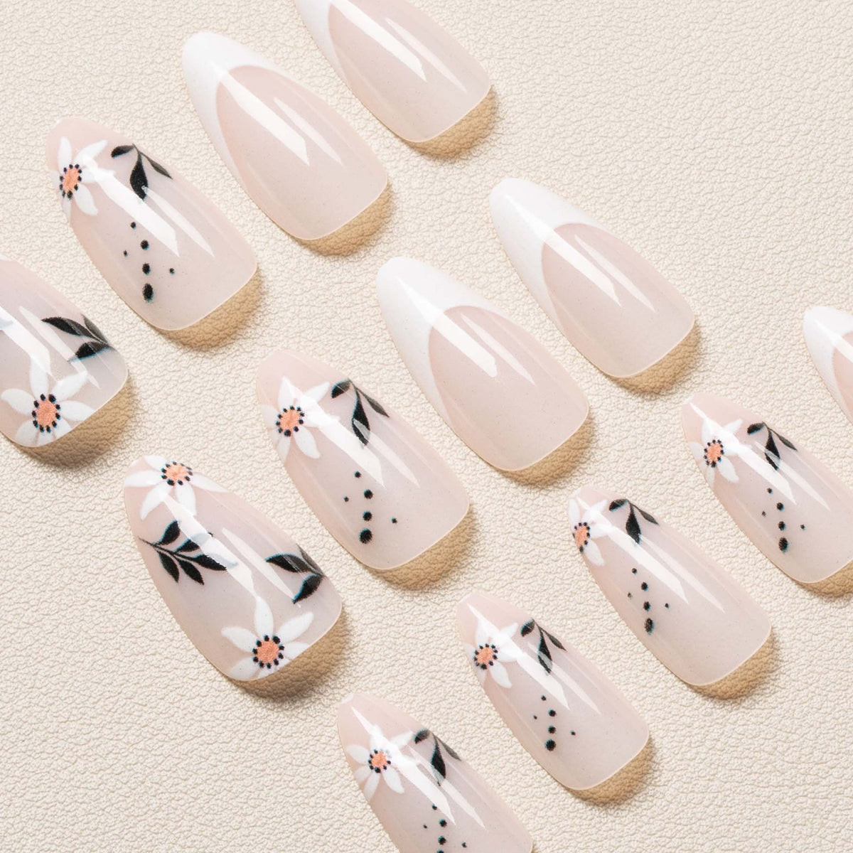 Stylische florale Nagelkunst