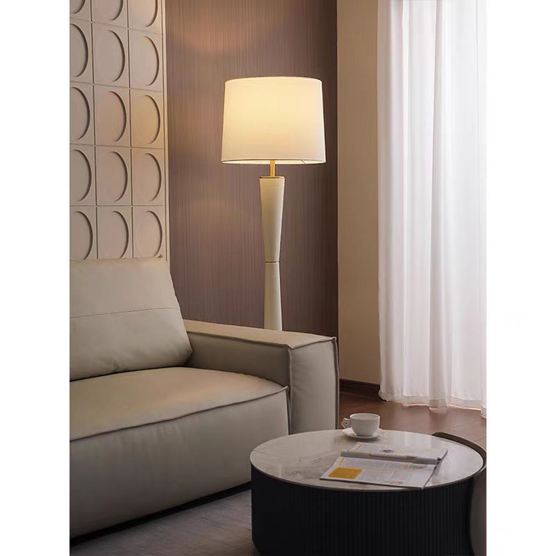Moderne Minimalistische Stehlampe mit Weicher Lichtschirm