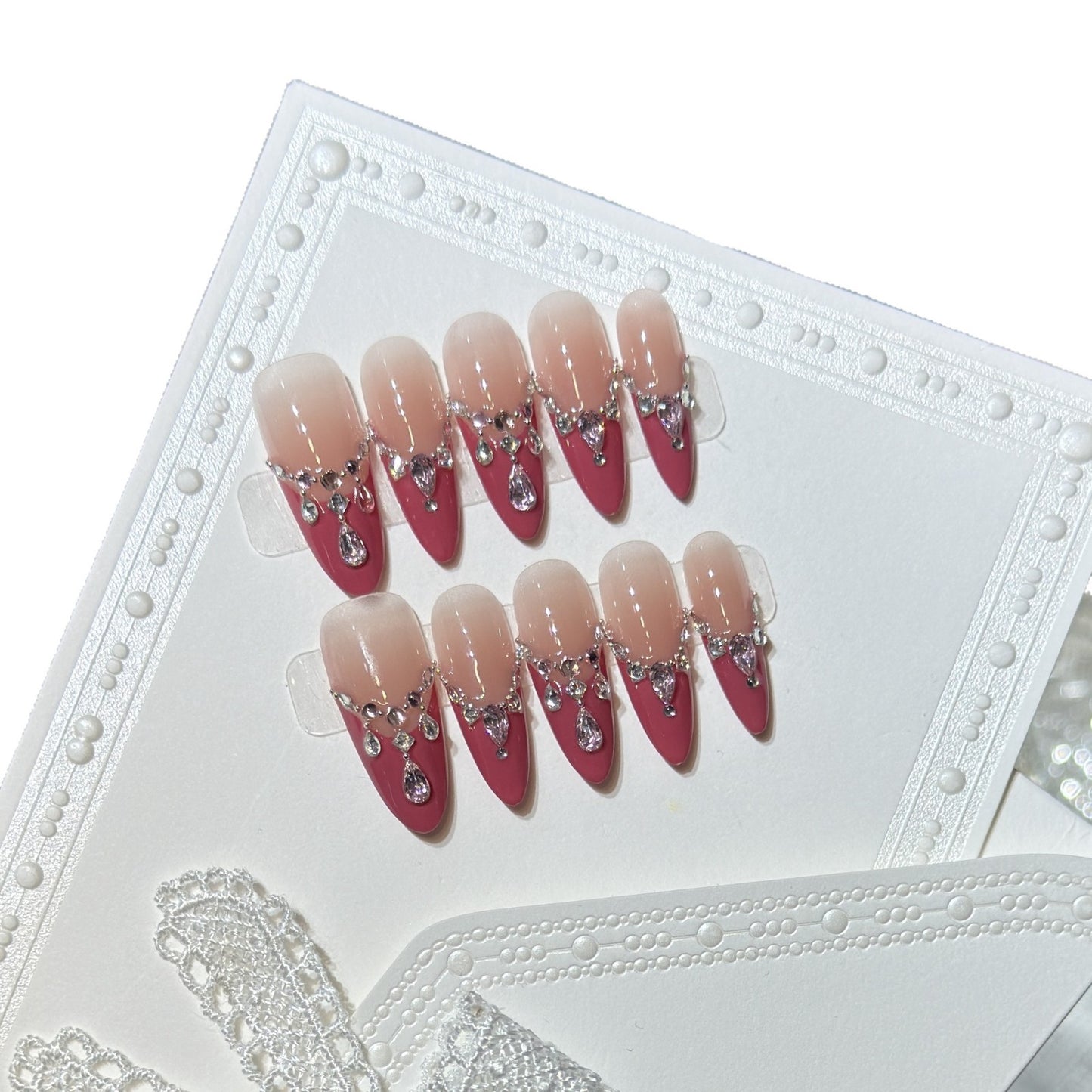 Themen Press-On Nagelkunstset mit Hello Kitty Designs Brehn