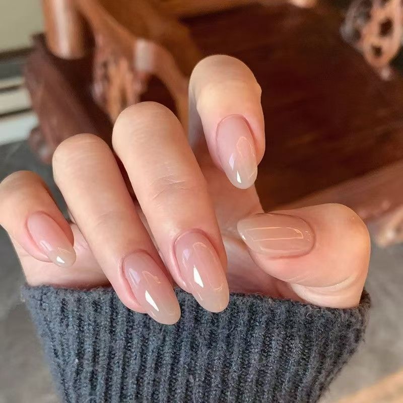 Elegantes Press-On-Nagelset mit Übergangs glänzendem Finish Brehn