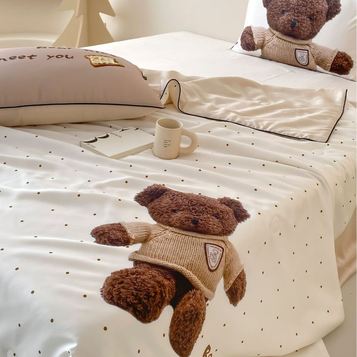 Kinder-Bettwäschegarnitur aus Baumwollsatin mit gestreiftem Muster und appliziertem Pinguinmotiv