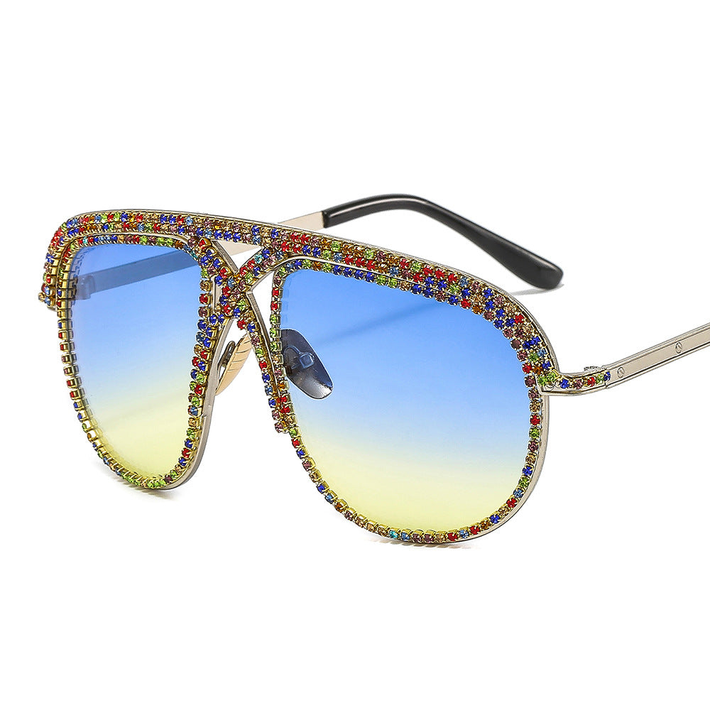 Damen eleganten Sonnenbrille mit glitzerndem Rahmen und gradienten Gläsern Brehn