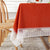 Elegante Tischdecke mit Spitzensaum