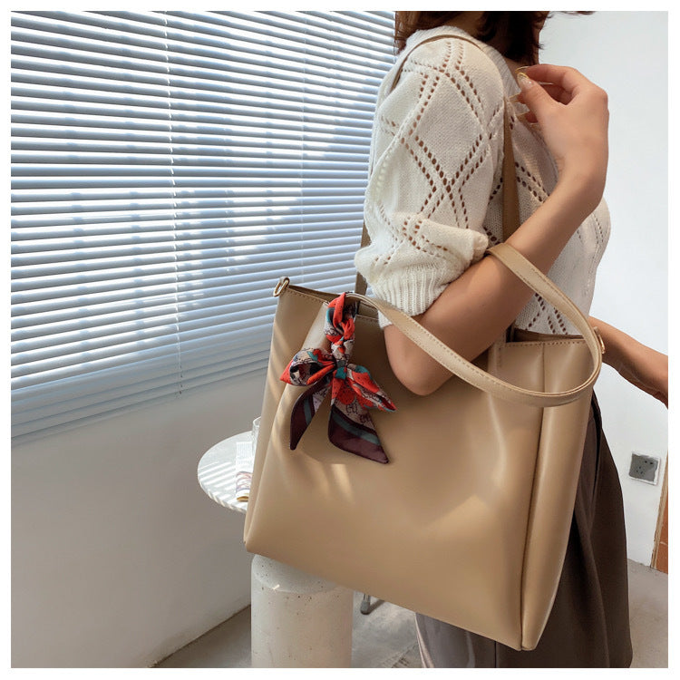 Moderne Handtasche mit Verstellbarem Schulterriemen Brehn
