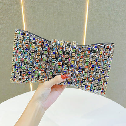 Glamouröse, mit Rhinestones besetzte Abend-Clutch