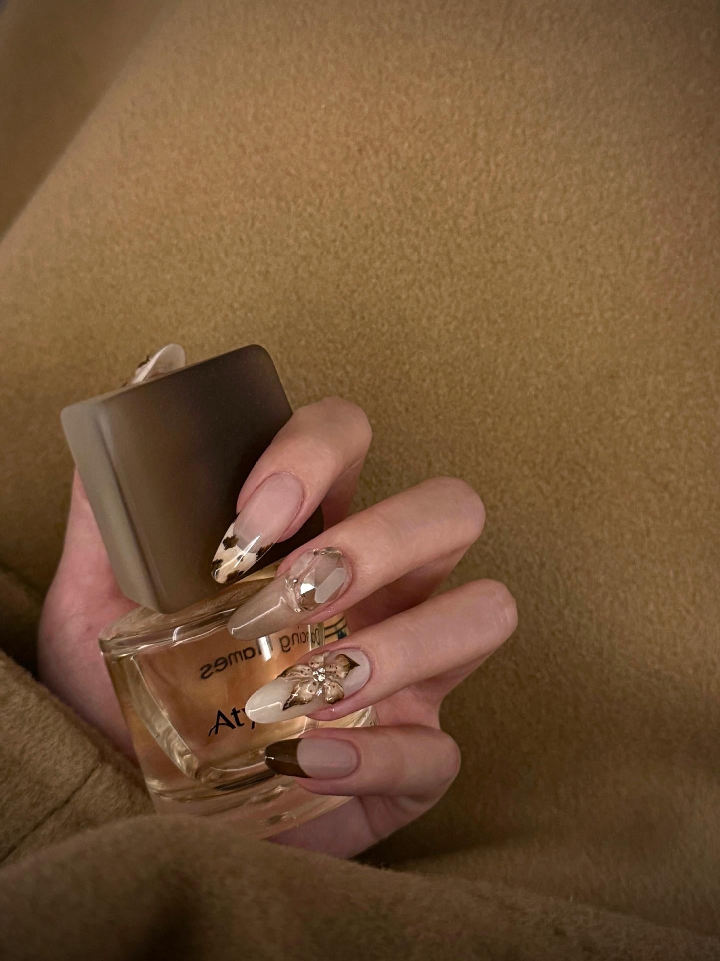 Kunstnagelspitzen mit Elegantem 3D-Design Brehn
