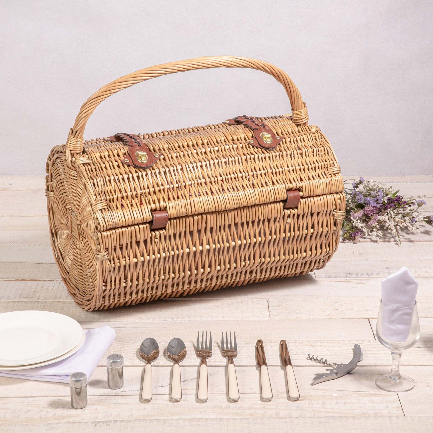 Damen Picknickkorb mit integriertem Geschirrset und stilvollem Gingham-Muster Brehn