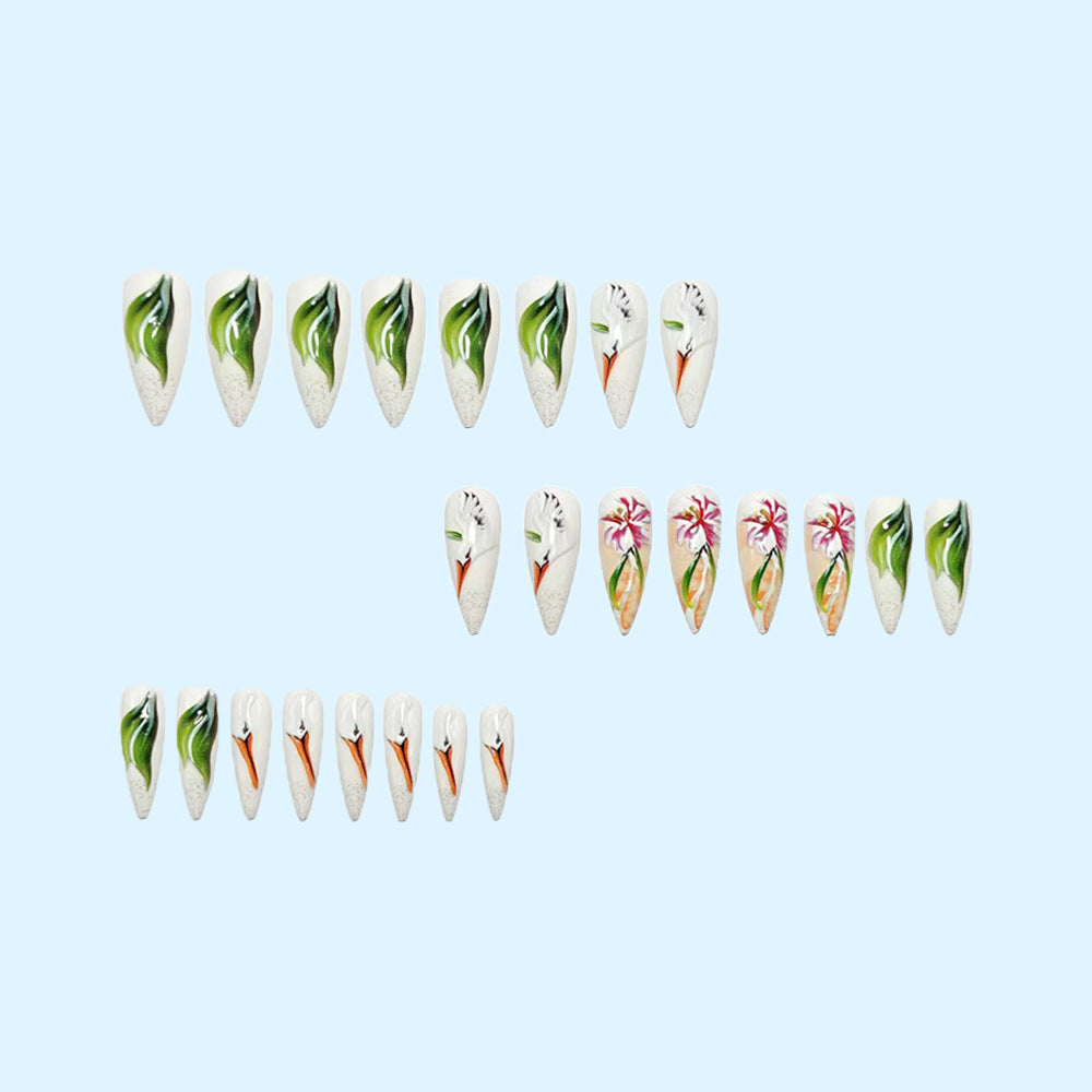 Kunstvolle 3D Nagelspitzen mit Blumenmuster Brehn
