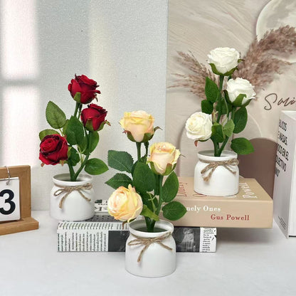 Lebensgetreue dekorative Blumenarrangement