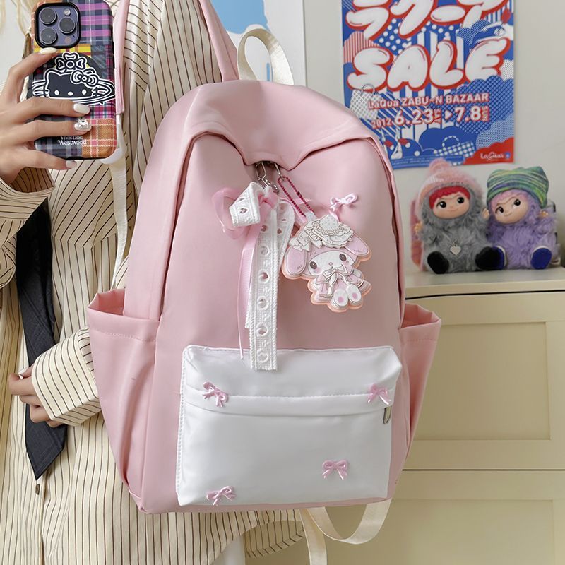 Verspielter Rucksack mit Eleganten Applikationen Brehn