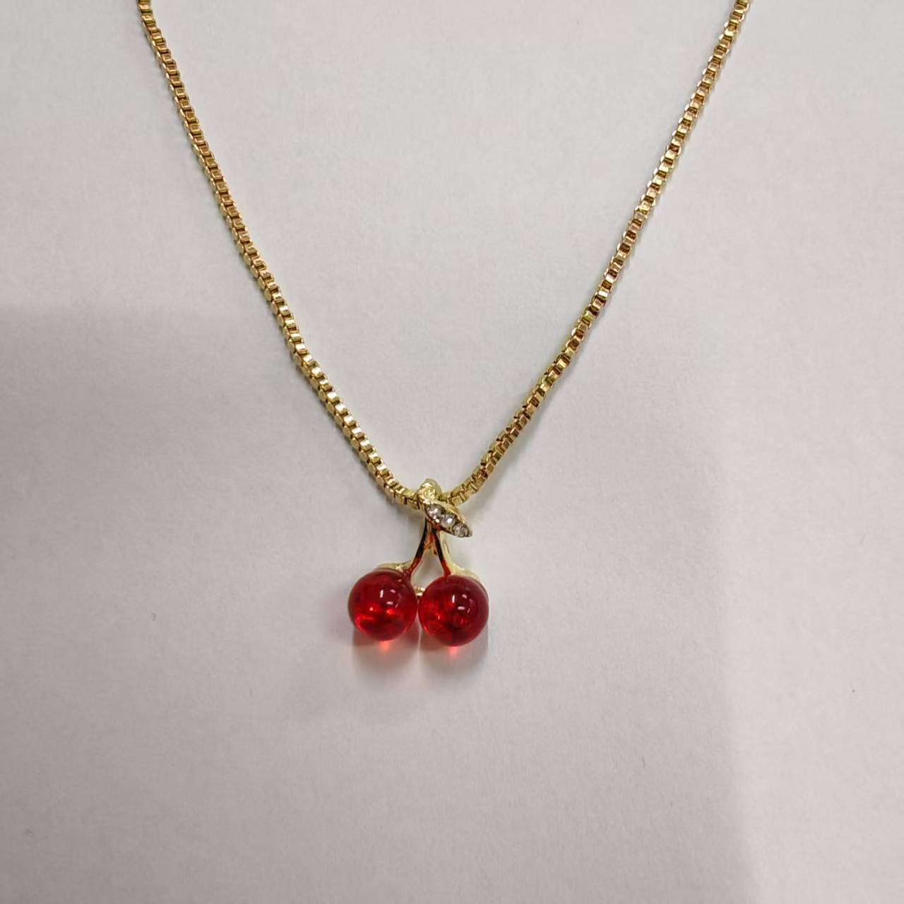 Elegantly Charmantes Kirschpendant-Halskette Brehn