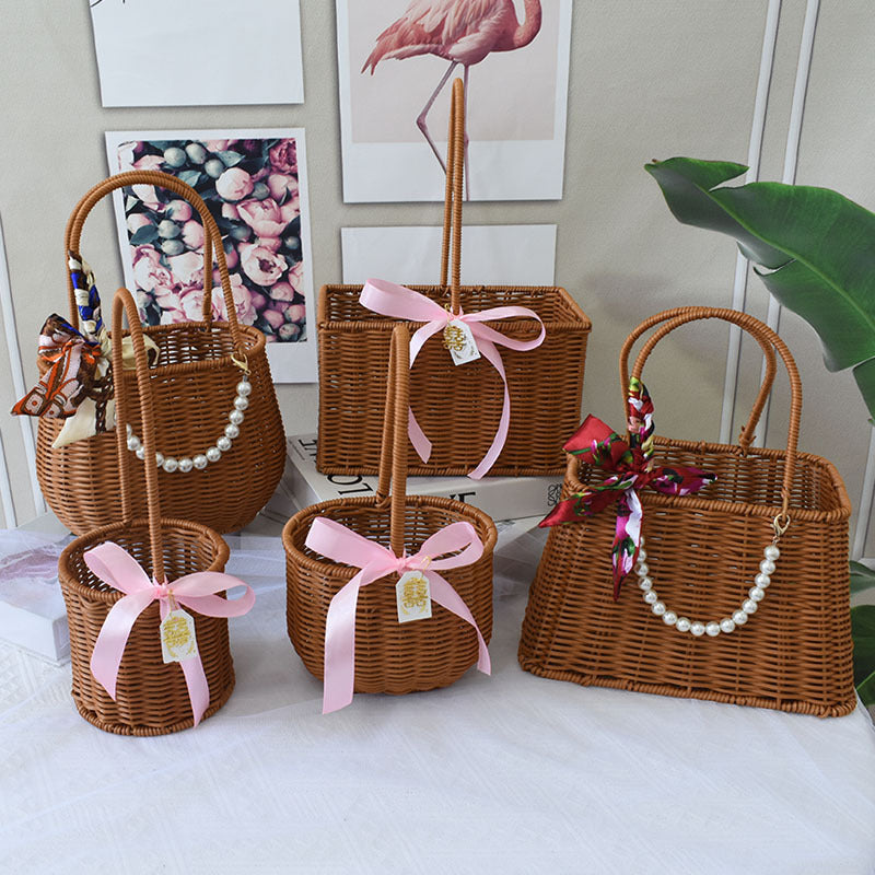 Chice Gewebte Handtasche mit Perlenakzent Brehn