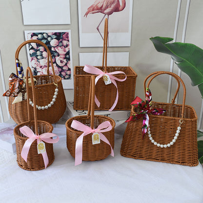 Chice Gewebte Handtasche mit Perlenakzent Brehn