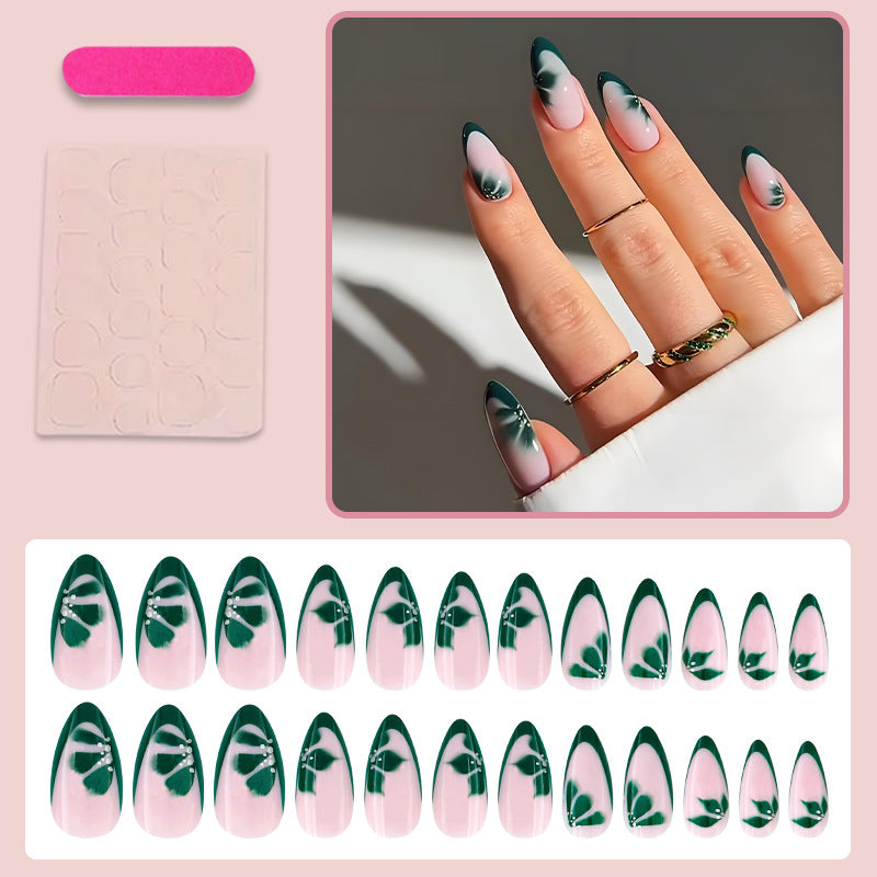 Kunstnägel mit elegantem Blumen-Design Brehn