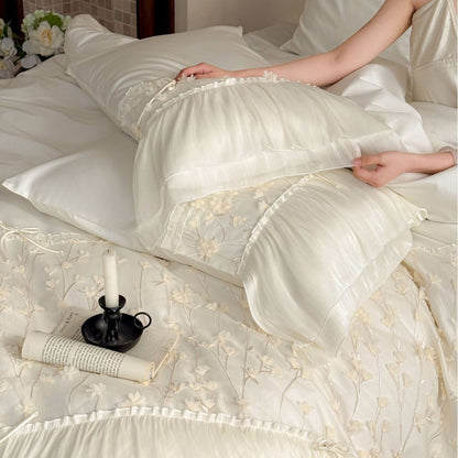 Luxuriöser Bestickter Rüschensatin Bettbezug Set