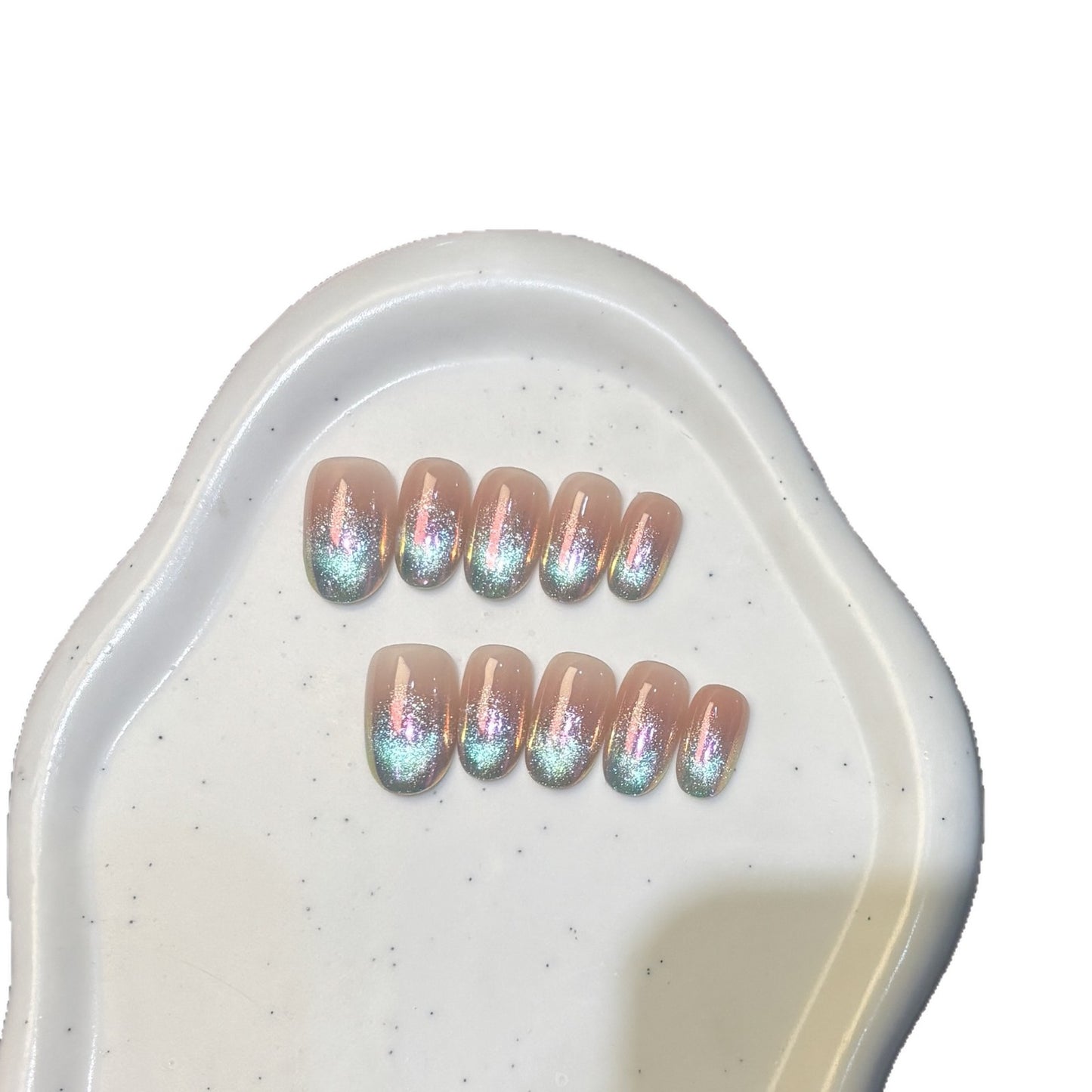 Künstliche Nagelspitzen mit Schimmerndem Ombre-Effekt Brehn