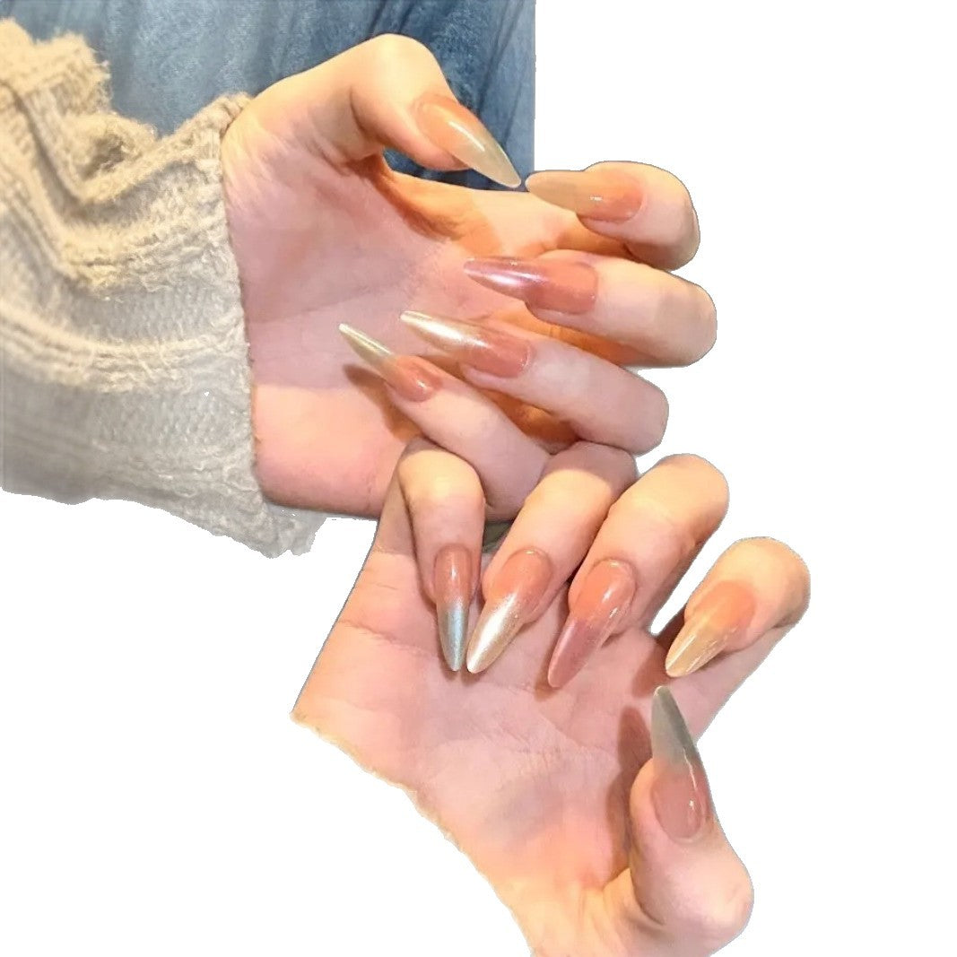 Kunstnägel mit Elegantem Ombre-Effekt und Glitzerakzenten Brehn