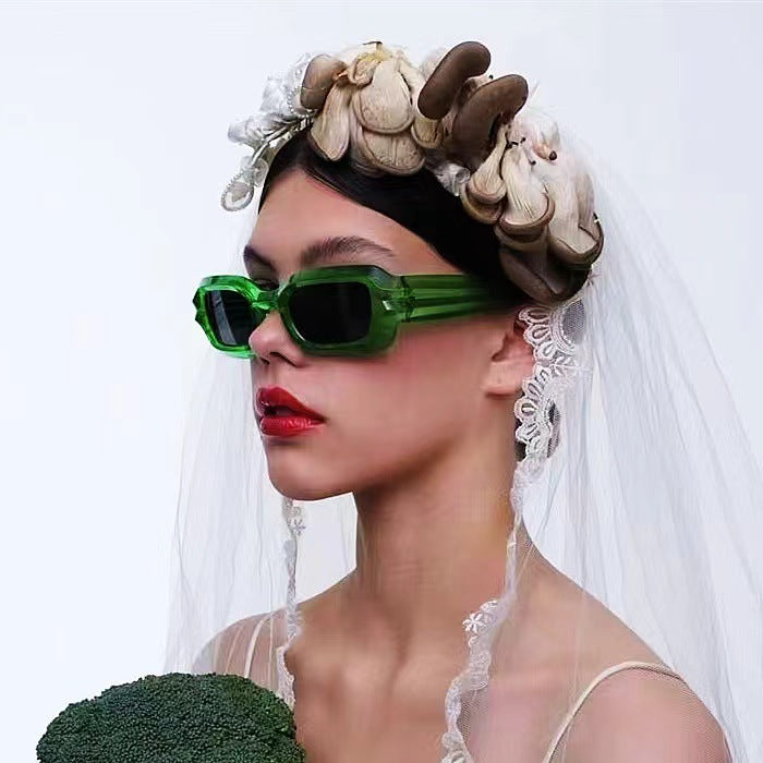 Damen modische Sonnenbrille im zeitgenössischen Design Brehn