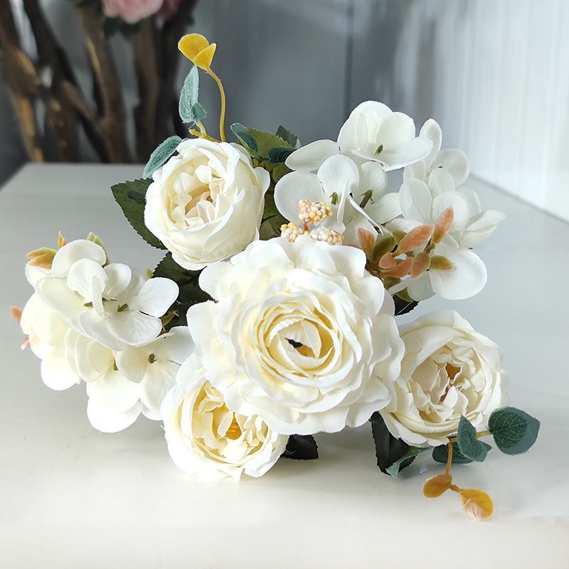 Elegante Künstliche Blumenarrangement für Innendekor