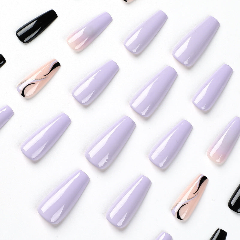Kunstvolle Nagelverlängerungen im eleganten Design Brehn