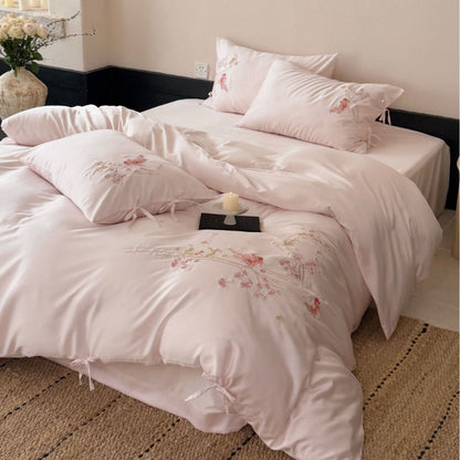 Besticktes Satin-Bettwäsche-Set mit Schleifenbändern und zarter Blumenstickerei Brehn