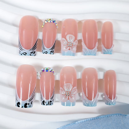 Kunstnagelset mit floralen und trendy Designs Brehn