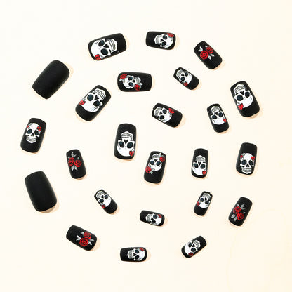 Skull und Rose Acryl Nagelkunst Verlängerungen Brehn