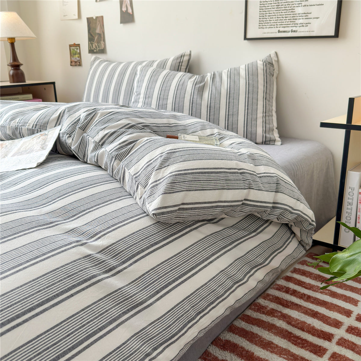 Gestreiftes Baumwoll-Percale-Bettbezug-Set mit Umschlagkissenbezügen