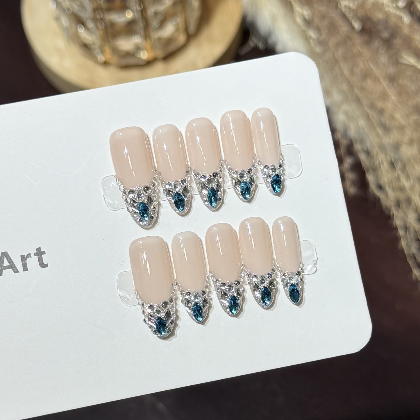Elegantes Press-On-Nagelset mit Strassakzenten Brehn