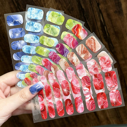 Künstlerische Aquarell-Nagelwickel