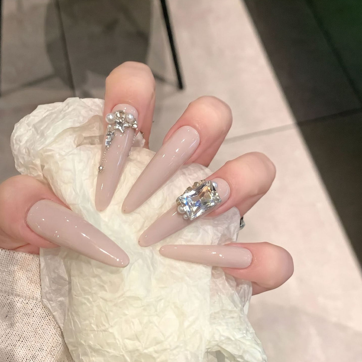 Rhinestone-beschichtetes Stiletto-Nagelkunst-Set Brehn