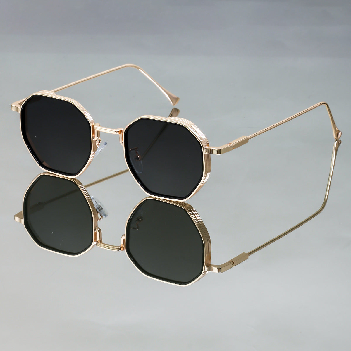 Damen Sonnenbrille im eleganten, geometrischen Stil mit strapazierfähigem Rahmen Brehn