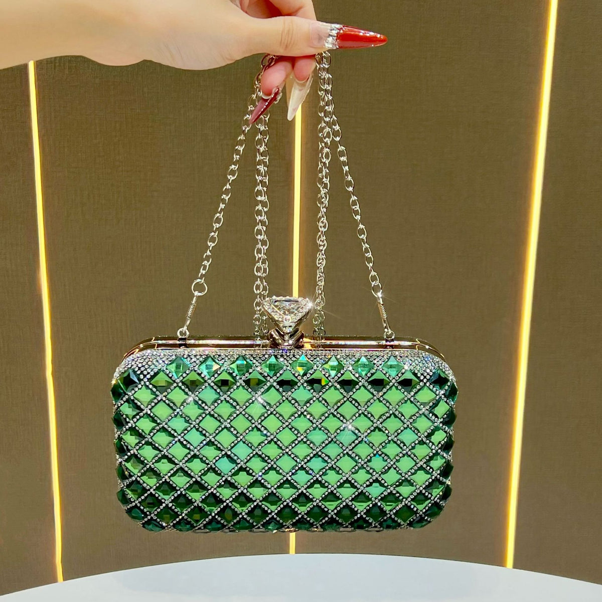 Kristallbesetzte Abend-Clutch