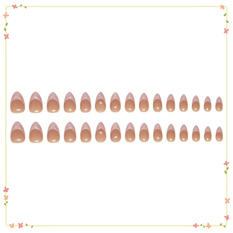 Elegante Nagelspitzen mit French Design Brehn
