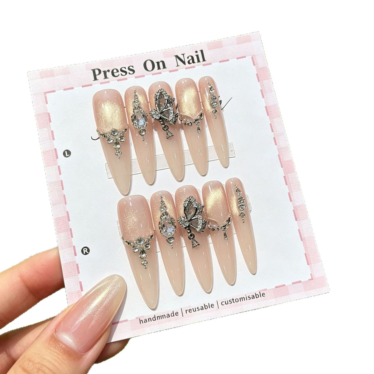 Dekoratives wiederverwendbares Press-On-Nagelset mit Strassakzenten