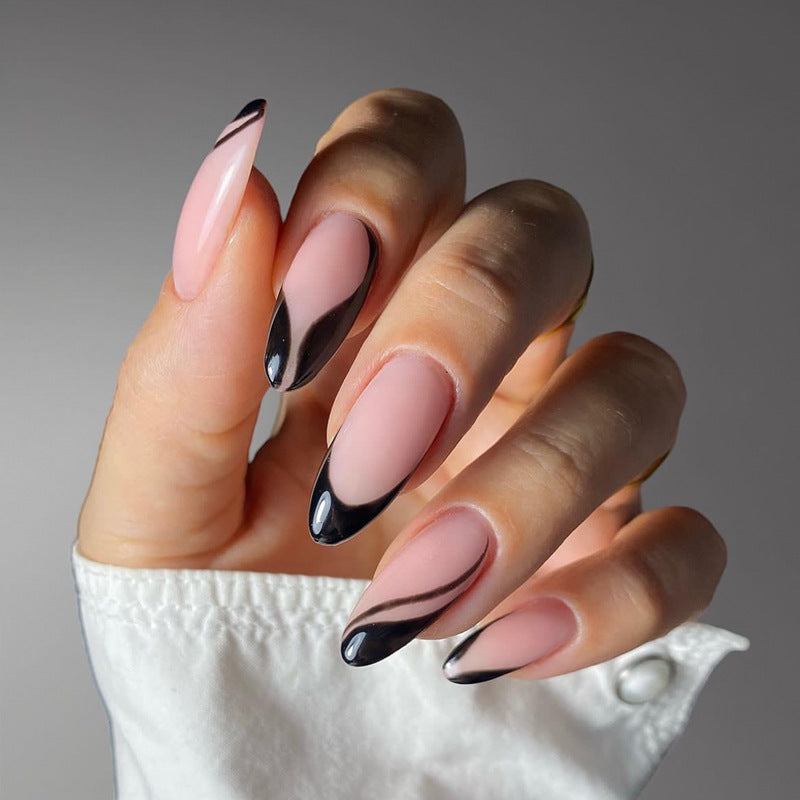 Elegante Stiletto Press-On Nagelkunst mit Strass-Akzenten Brehn