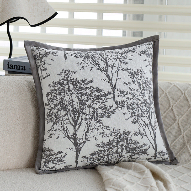 Quadratischer Zierkissenbezug mit fein gewebtem Baum‑Jacquard und samtiger Keder Brehn