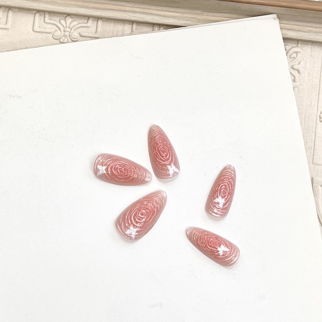 Künstlerisches floral-akzent druck auf nagelset Brehn