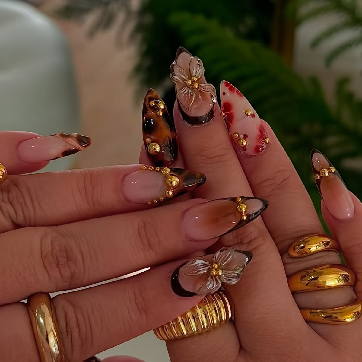 Künstlerisches Stiletto Press-On Nagelkunst Set Brehn