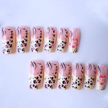 Stylische Florale Acryl Nagelverbesserungen Brehn
