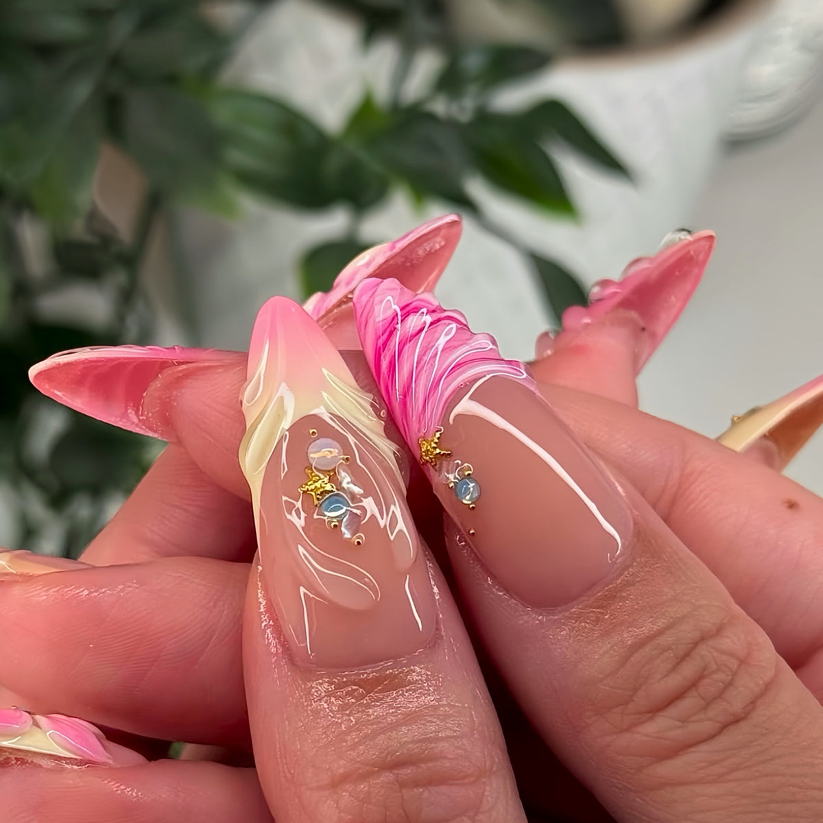 Künstlerische Florale 3D Nagelverlängerungen Brehn