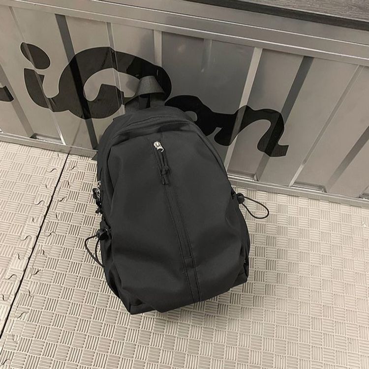Moderner kompakter Reise-Rucksack Brehn