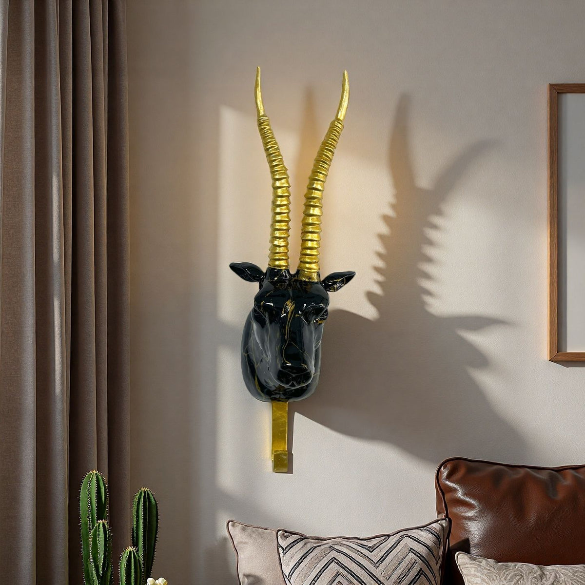 Wandhaken in Form eines stilisierten Einhorns Brehn