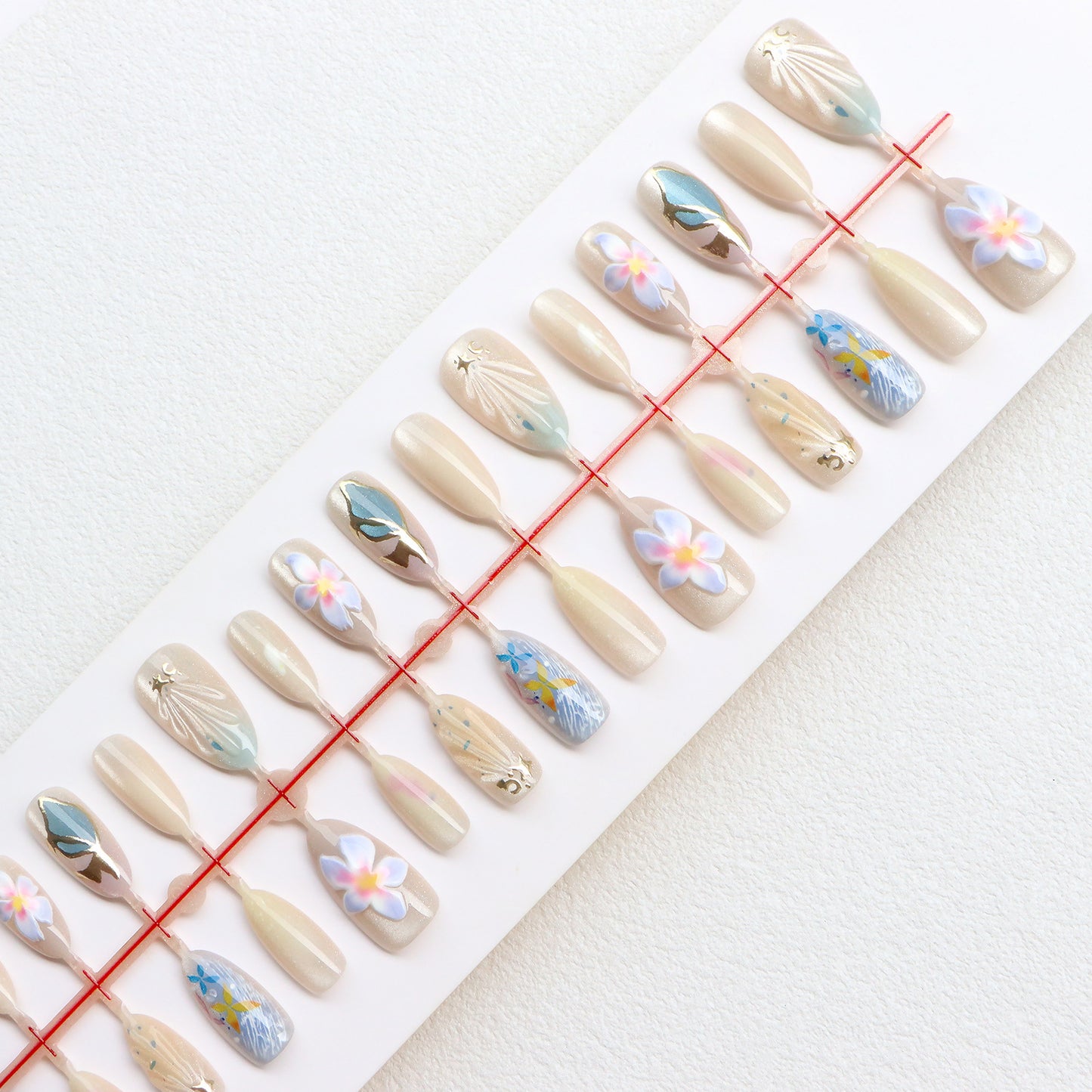 Künstlerisches Florales Nageldesign Brehn