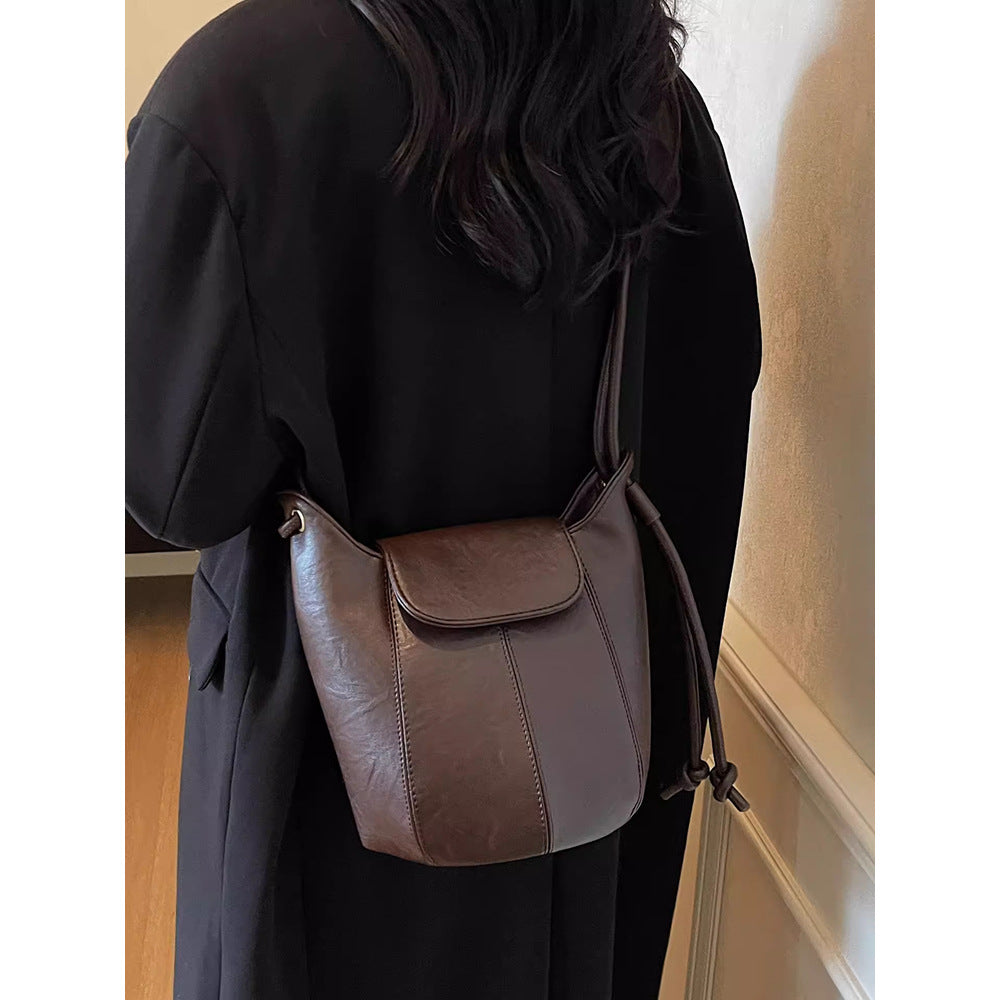 Zeitgenössische Leder Kordelzug Eimer Tasche Brehn